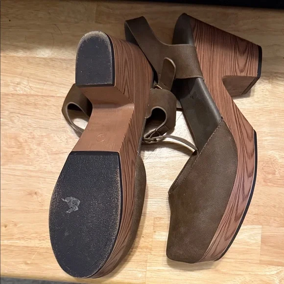 Pierre Dumas Brown Women's Mules with Buckle Strap - Picture 6 of 6